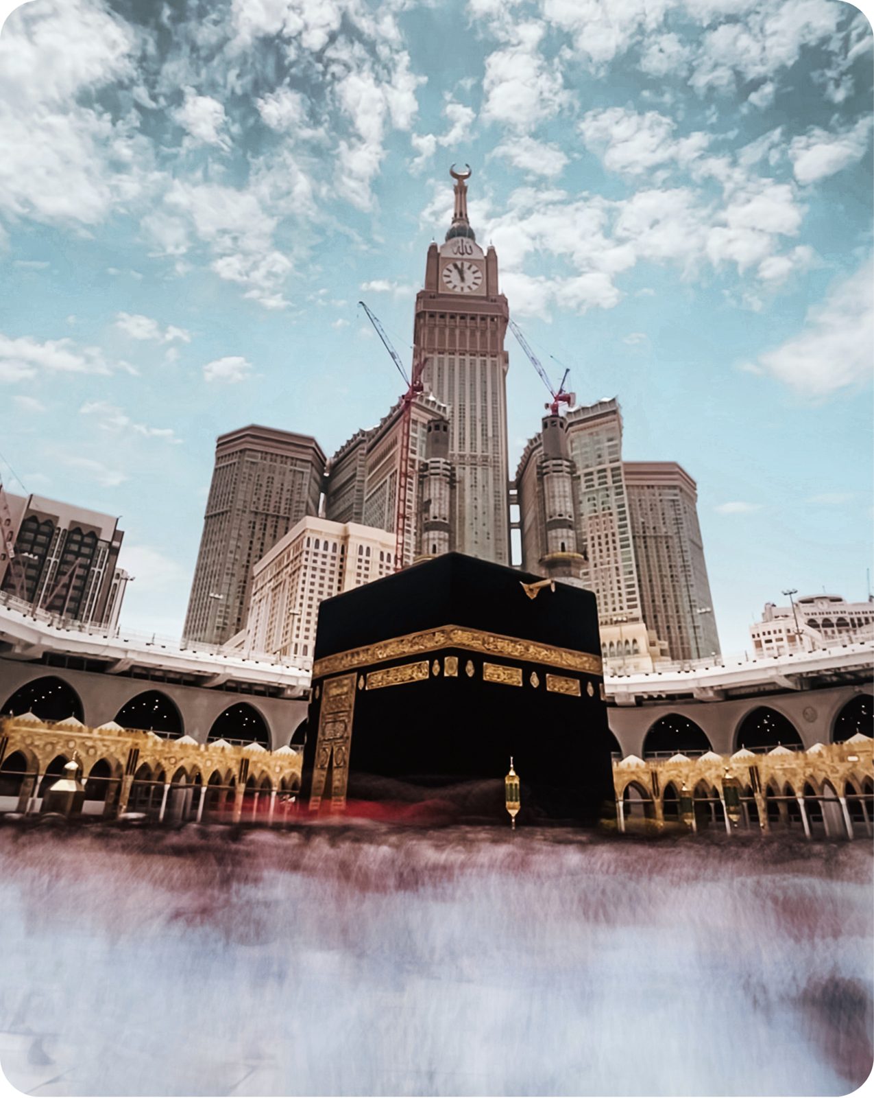 Ka'bah dan Menara Jam Makkah